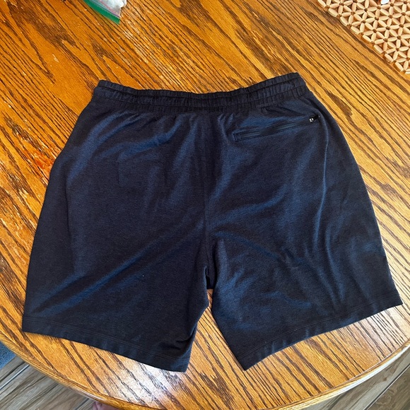 Men's Vuori Ponto Shorts - Picture 3 of 3